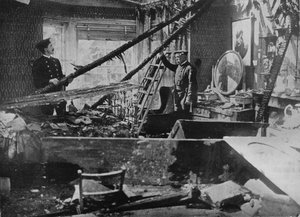 Das Innere eines der zerstörten Häuser in Southend, 1915