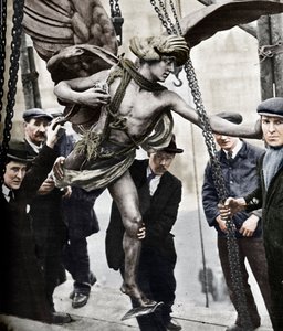 Die Entfernung von Eros, 1925, 1938 von Unbekannt