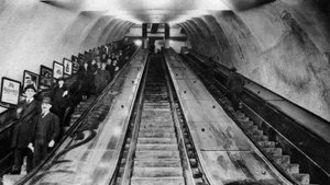 Rolltreppen der Tottenham Court Road U-Bahn-Station, London, 1926-1927