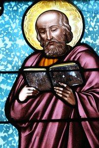 Kirche von Vault de Lugny: Buntglasfenster: Simon der Zelot