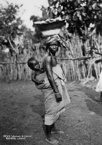 Frau und Kind, Sierra Leone, 20. Jahrhundert