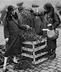 Frauen wählen Mistelzweige, Caledonian Market, London, 1926-1927 von Unbekannt