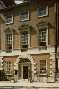 Eingang zu Nr. 44 Berkeley Square, London von Unbekannt Unbekannt