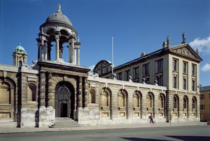 Außenansicht des vorderen Hofes des Queens College, Oxford, erbaut 1709-34 von Unbekannt Unbekannt