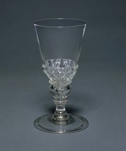 Bleiglasbecher: Facon de Venise, ca. 1680 von Unbekannt Unbekannt