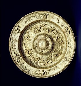 Silbervergoldetes Becken, geprägt, getrieben und graviert, französisch, ca. 1560-83 von Unbekannt Unbekannt
