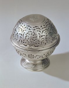 Seifenkiste, Teil eines Sets mit Kanne und Becken, von Francis Riel, Paris, 1771