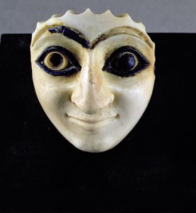 Kopf einer Figur aus dem Tempel von Nini-zaza, Mari, 2600 v. Chr. von Unbekannt
