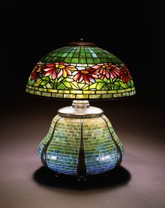 Ein "Poinsettia" Bleiglas-Tischlampe, ca. 1902-1932