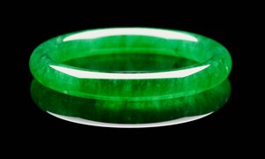 Ein außergewöhnliches Jadeit-Armband von Unbekannt