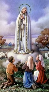 Erscheinung der Jungfrau Maria vor drei kleinen Hirten in Fatima, Portugal (1917), ca. 1920-30 (Postkarte) von Unbekannter Künstler