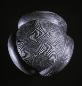Geschnitzter Ball von Glass Hill, Towie, Aberdeenshire, Neolithikum, ca. 3000 v. Chr. von Unbekannt