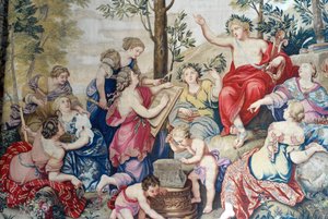 Schloss Fontainebleau: Detail, Draperie gewebt für Ludwig XIV. in der Gobelins-Manufaktur ab 1687 nach den großen Gemälden von Pierre Mignard im Schloss Saint Cloud für Monsieur Philippe Duc d