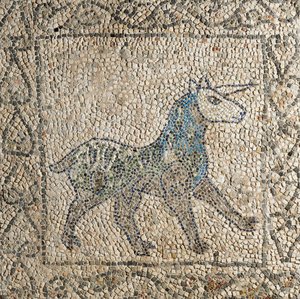 Vierte Kreuzzug, Fragmente von Mosaikböden mit Einhorn von Benjamin Baud