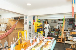 Cristina Rodriguez in ihrem Studio von Bartolome Esteban and studio Murillo