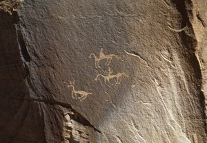Jagdszene, Petroglyphe, Ledge Ruin, Canyon de Chelly National Monument, Navajo-Indianerreservat, Arizona, USA (Foto) von Benjamin Baud