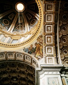 Innenansicht der Kuppel des Petersdoms (Basilica San Pietro) in Rom. Detail