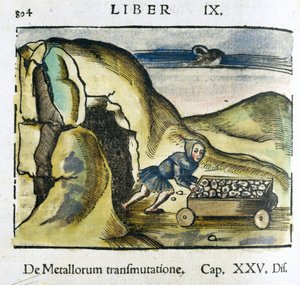 Die Mine im 16. Jahrhundert: ein Mann schiebt einen mit Erz gefüllten Wagen zum Eingang einer Mine