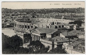 Languedoc Roussillon, Gard (30), Nimes: Gesamtansicht der Stadt mit den Arenen und der Maison Carree - Postkarte Ende 19. Anfang 20. Jahrhundert von William M. Timlin