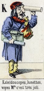 Buchstabe K: "Kaleidoskope, Brillen, sehen Sie Frau, es ist sehr schön." Alphabet "Kindervergnügen". Imaging von Epinal, ca. 1890. Beliebte Serie. Kleines Heft mit 8 Seiten. von Unbekannt