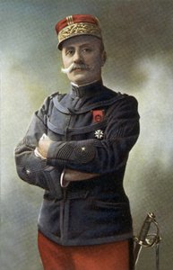 Marschall Ferdinand Foch (1851-1929), Divisionsgeneral der französischen Armee, dann Befehlshaber der alliierten Armeen im Norden, Generalstabschef der französischen Armee und Generalissimus der alliierten Truppen im März 1918, erlangt den Rang eines Marsc