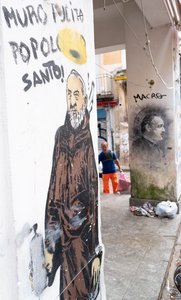 Mönch mit Farbspray und Marlon Brando von Benjamin Baud
