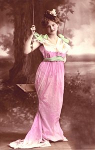 Auf der Schaukel: Postkartenfantasie 1910 von Unbekannter Künstler