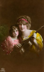Postkarte, die zwei Frauen mit einer Gitarre zeigt, "Album para Tarjetas postales" von Unbekannter Künstler