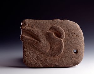 Präkolumbische Kunst, Maya-Zivilisation, Klassische Periode: Zoomorphe Axt aus geschnitztem Stein, die den Kopf eines Hirsches darstellt. Dim. 26,5 x B. 19,5 cm Guatemala, Museo Nazionale di Archeologia e Etnologia