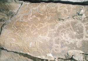 Felszeichnungen im Hunza-Tal, nahe dem archäologischen Gebiet Karimabad, Pakistan von William M. Timlin