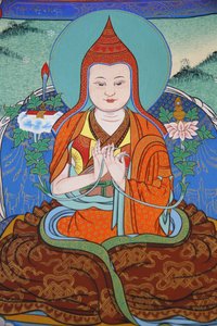 Tempel der Tausend Buddhas Dashang Kagyu Ling Kongregation. Jamgon Kongtrul Lodroe Thaye Mönch beim Beten, La Boulaye, Frankreich