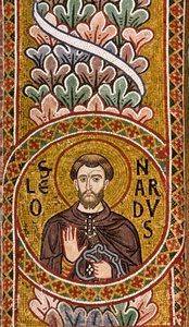 Das Kirchenschiff, Mosaik unter einem Bogen: "St. Leonard", 12. Jahrhundert, Die Palatinkapelle, Der Königspalast oder Palazzo dei Normanni (Palast der Normannen), Palermo, Sizilien, Italien von Unbekannter Künstler