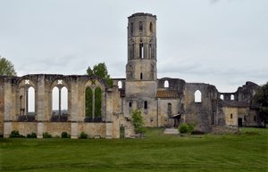 Ansicht von La Sauve Maggiore, Abtei von La Sauve-Maggiore in Gironde. 11. Jahrhundert. von Unbekannter Künstler