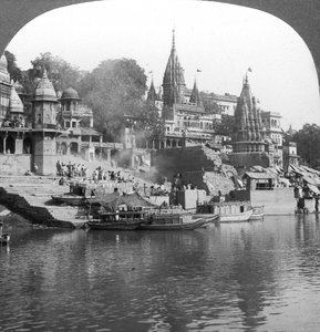 Ein brennender Ghat am Ganges in Benares Varanasi, Indien, 1900er Jahre