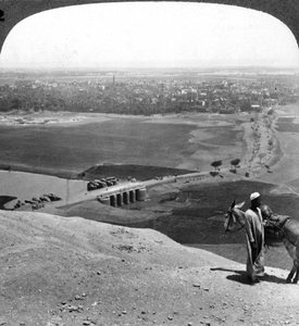 Assiut, die größte Stadt Oberägyptens von Underwood and Underwood
