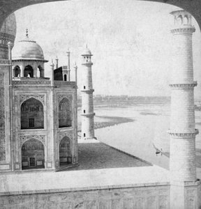 Blick nordwestlich vom Taj Mahal den Jumna-Fluss hinauf nach Agra, Indien, 1903