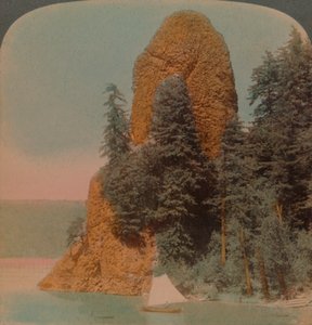 Hahnfelsen, kuriose Felsformation entlang des Columbia River, Oregon, 1902. Künstler: Elmer Underwood, Bert Elias Underwood von Underwood and Underwood