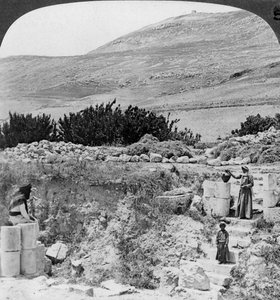 Stufen zum Jakobsbrunnen, Blick nach Nordwesten, Palästina Israel von Underwood and Underwood