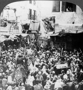 Die Parade des Heiligen Teppichs mit dem Mahmal, Kairo, Ägypten, 1905 von Underwood and Underwood