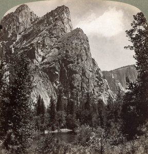 Die drei Brüder, Yosemite-Tal, Kalifornien, USA, 1902 von Underwood and Underwood
