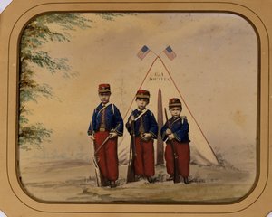 Drei Jungen im Zouave-Kostüm
