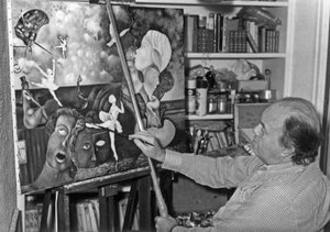 Pierre Velly alias Pierre De Varga in seinem Atelier, gibt einer seiner Leinwände den letzten Schliff, 11. April 1986 von Unknown