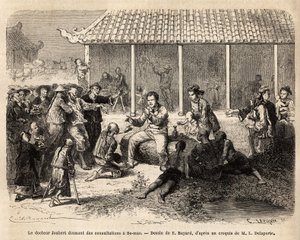 Dr. Joubert gibt Konsultationen in Se-Mao (China), nachdem er einen schwer verwundeten Soldaten geheilt hat, dringt die gesamte Bevölkerung der Stadt in den Hof der Unterkunft des Erkundungsteams ein, in der Hoffnung, behandelt zu werden, die meisten von i