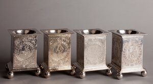 Vier Salzgefäße: Von links nach rechts: 1636 (inv AG 0024)