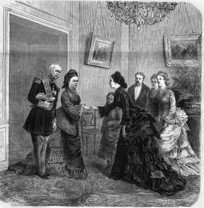 Handschlag zwischen Elisabeth de Mac Mahon (1834-1900) und der österreichischen Kaiserin Elisabeth de Wittelsbach (1837-1898) (Sissi) während des Besuchs des Präsidenten der Französischen Republik Patrice de Mac-Mahon (1808-1893) in Österreich. 1875. Gravu