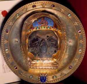 Reliquie: Schädel von Johannes dem Täufer, 1206 von der vierten Kreuzzug nach Konstantinopel zurückgebracht, Schatz der Sakristei der Kathedrale von Amiens von Unknown artist