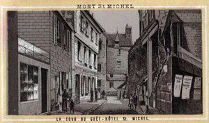 Ansicht des Hofes des Guet-Hotels auf dem Mont Saint Michel, Manche, Normandie. Chromolithographie aus dem späten 19. Jahrhundert. von Unknown artist
