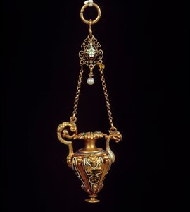 Goldenes Emaille-Anhänger in Form einer Urne von Unknown artist