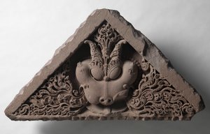 Giebel mit dem Gesicht der Herrlichkeit (Kirti-mukha) von Unknown artist