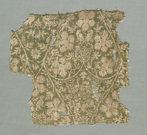 Seidenfragment mit rankenden Reben, Weinblättern, Trauben und Vögeln